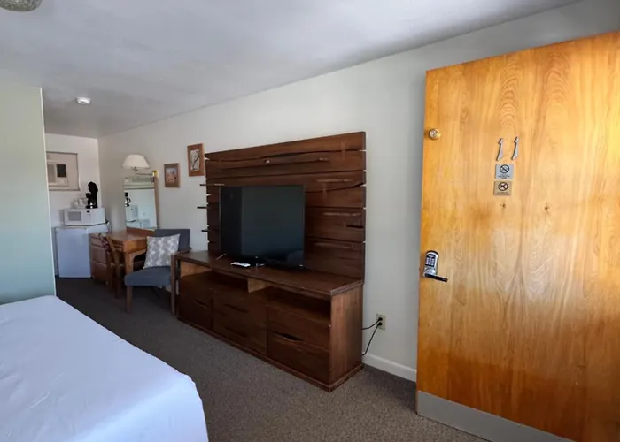 Sage Motel 2*